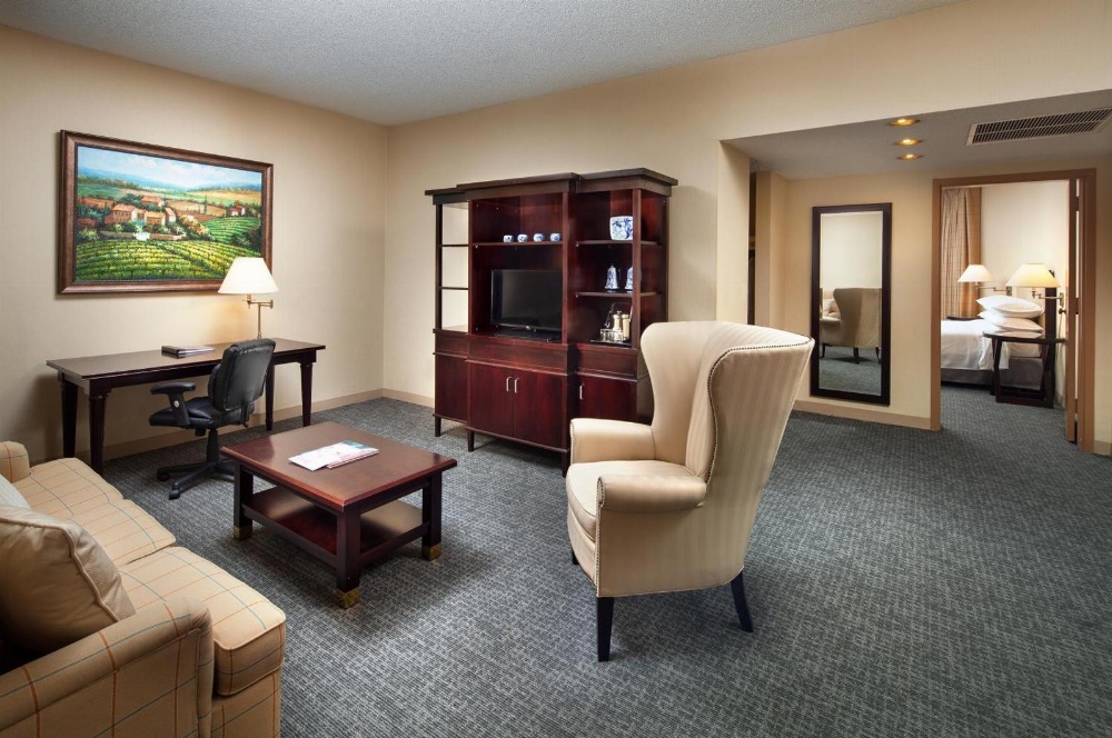 Anaheim Majestic Garden Hotel